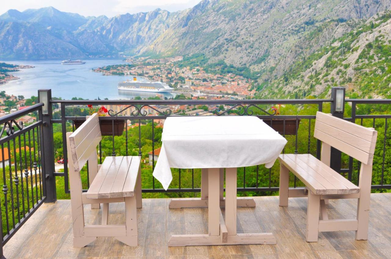 Apartments Vidikovac Inn كوتور المظهر الخارجي الصورة