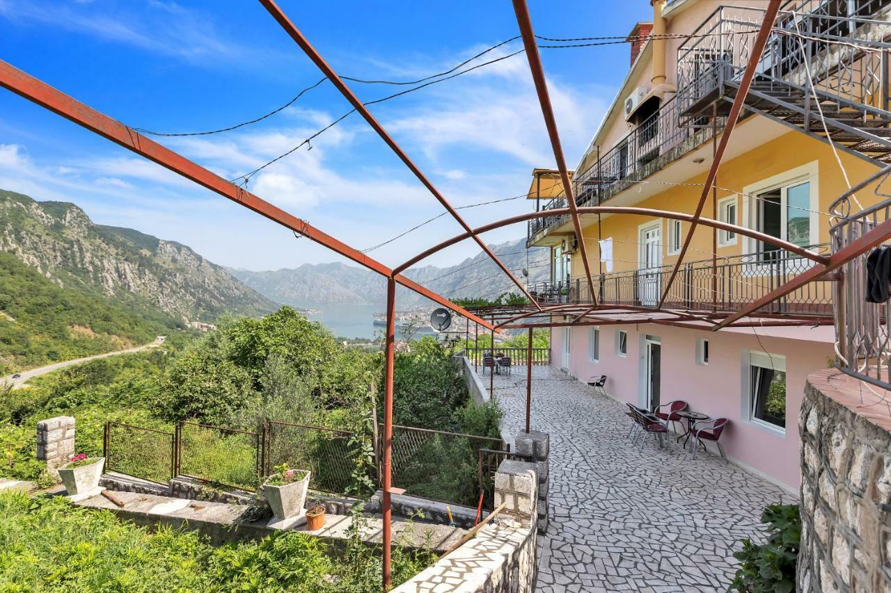 Apartments Vidikovac Inn كوتور المظهر الخارجي الصورة